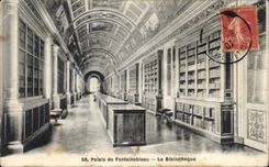 VINTAGE POSTCARD Palate of Fontainebleau the Library