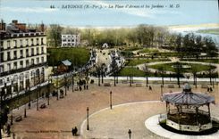 CPA Bayonne La place d'armes et les jardins