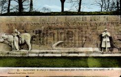 CPA Bayonne Monument aux morts pour la patrie Militaria 