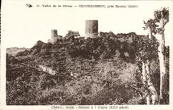 La torre del homenaje feudal cercana del castillo de Chateaubrun Eguzon de la POSTAL de la VENDIMIA tiene 7 etapas