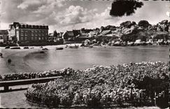 CPM Ploumanach La Plage Fleurie De Saint Guirec