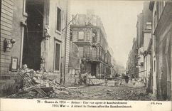 CPA Reims Une Rue Apres Le Bombardement Militaria