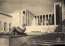 CPM Paris Le musee des Arts modernes