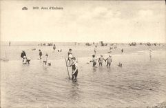 VINTAGE POSTCARD Sets of Children