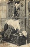 CPA En Bretagne Autour du Lit Clos Voisine peu commode