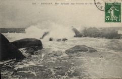 VINTAGE POSTCARD Roscoff furious Sea in Breaking island of Batz