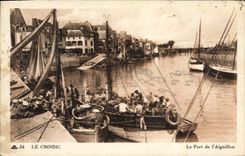 VINTAGE POSTCARD Croisic the Port of the Pivot Boats