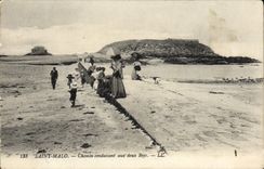 VINTAGE POSTCARD Holy Malo Way Leading to the two Beys