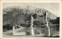 VINTAGE POSTCARD Heavy Peak of Jer Entered of the station of the funicular