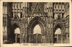 CPA Troyes La Cathedrale Ensemble des 3 portails