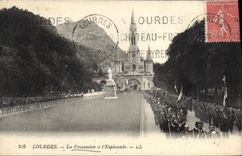 VINTAGE POSTCARD Heavy the Procession with the Esplanade