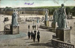 VINTAGE POSTCARD Versailles Court Of the Castle and the barracks of the genius