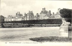 CPA Fontainebleau Le Chateau Et Le Parterre