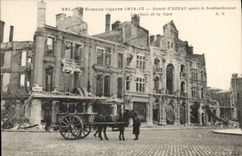 CPA La Grande Guerre Aspect D'Arras Apres le bombardement La place de la gare Militaria