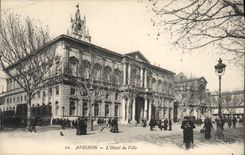 VINTAGE POSTCARD Avignon the Town hall