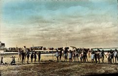 CPM Courseuil sur Mer Jeux sur la plage 