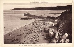 VINTAGE POSTCARD Binic the beach and the pier