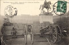Los canones de Lyon de la POSTAL de la VENDIMIA de 77m m quitan con los alemanes y exponen el lugar Bellecour Militaria