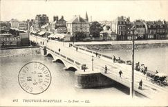 CPA Trouville Deauville Le pont Cacao Van Houten