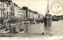 CPA Toulon Le quai Cronstadt Carre du port Courrier de Corse Bateau 
