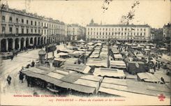 CPA Toulouse Place du Capitole et les arceaux 