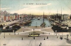 CPA Le Havre Bassin Du Commerce Bateaux