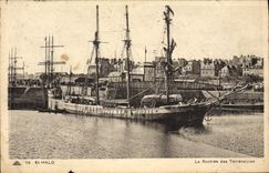 VINTAGE POSTCARD St Malo the Re-entry Of Terreneuvas Boats