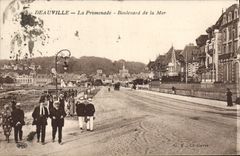 CPA Deauville La Promenade Boulevard De La Mer