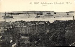 CPA Brest La Rade Vue Prise du Cours Bateaux
