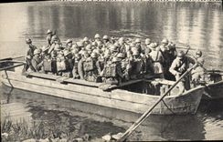 CPA Passage De Riviere Sur Portiere Militaria