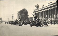 CPA Chenillettes D'Infanterie Devant Le Grand Palais Militaria Moto Paris Pont Alexandre III