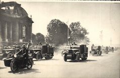 CPA 14 Juillet Defile De Dragons Portes Militaria 