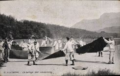 CPA A La Cuisine Le Battage Des Couvertures Militaria 