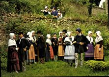 CPA Groupe Folklorique D'Ile De France La Gatinaise Perthes en Gatinais Folklore