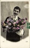 CPA Fantaisie Homme Fleurs