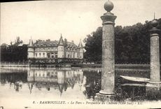 CPA Rambouillet Le Parc Perspective du Chateau