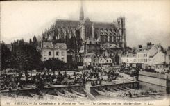 CPA Amiens La Cathedrale et le Marche Sur L'eau