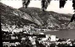 CPM Carnoles Menton Au Fond L'italie