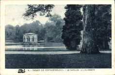 VINTAGE POSTCARD Palate De Fontainebleau the House Of the emperor