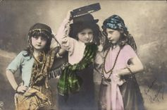 VINTAGE POSTCARD Fantasy Children