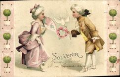 CPA Fantaisie Femme Eventail Colombe 