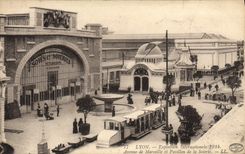 VINTAGE POSTCARD Lyon International exhibition 1914 Avenue de Marseille and house of the Silk trade