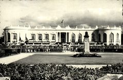 CPM Deauville La Plage fleurie Le Casino et les jardins 