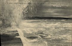 CPA Boulogne Sur Mer La ville vue du moulin Wibert par gros temps