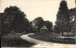 CPA Avranches Une Allee du Jardin des Plantes