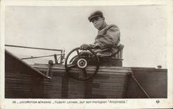 CPA Aviation Avion Hubert Latham sur son monoplan Antoinette 