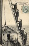 CPA Bateau Guerre Scenes de la vie a bord a l'assaut des mats 