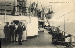 CPA Bateau Guerre Brest Pont d'un croiseur 