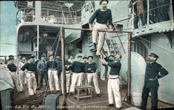 VINTAGE POSTCARD Boat War life of the sailor Exercises of Gymnastics