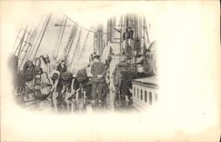 VINTAGE POSTCARD Boat War Sailors